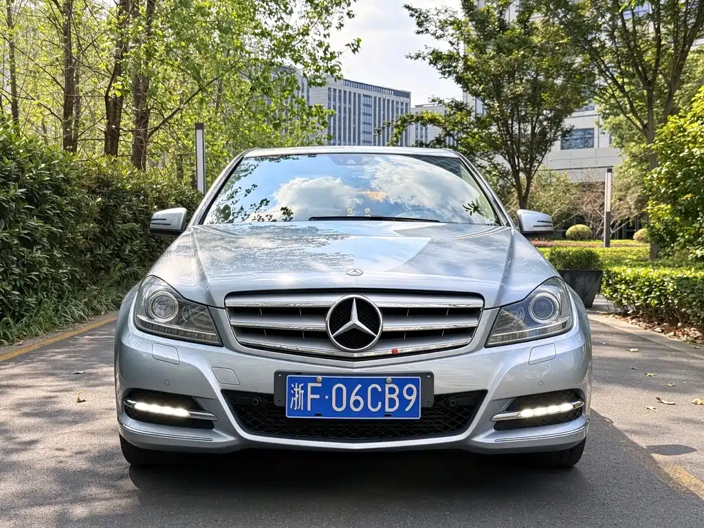 Mercedes-Benz C-Class — миниатюра 2