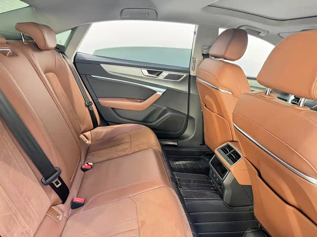 Audi A7L — миниатюра 8