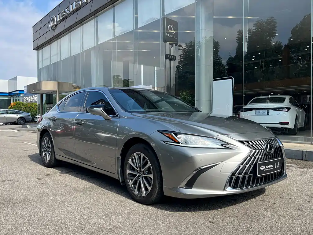 Lexus ES — миниатюра 5