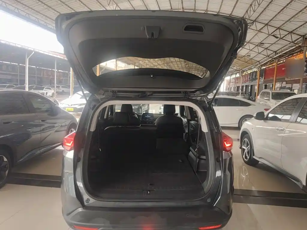 Chevrolet Volando — миниатюра 19