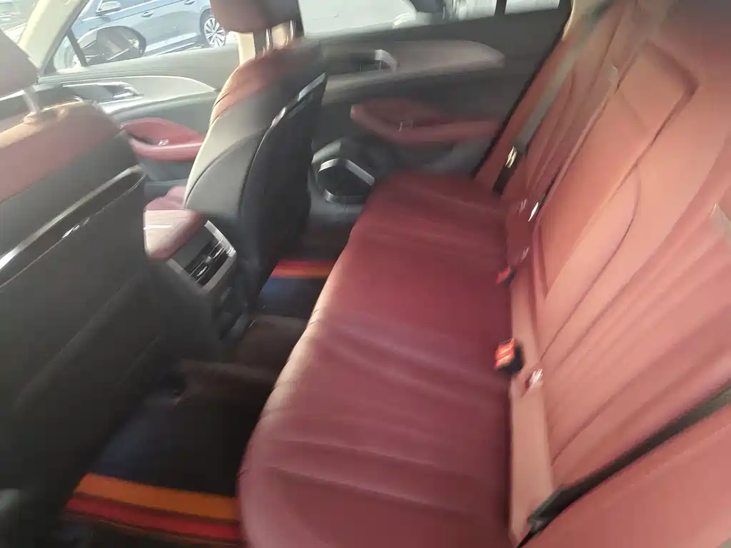 Hongqi Hongqi H5 — миниатюра 5