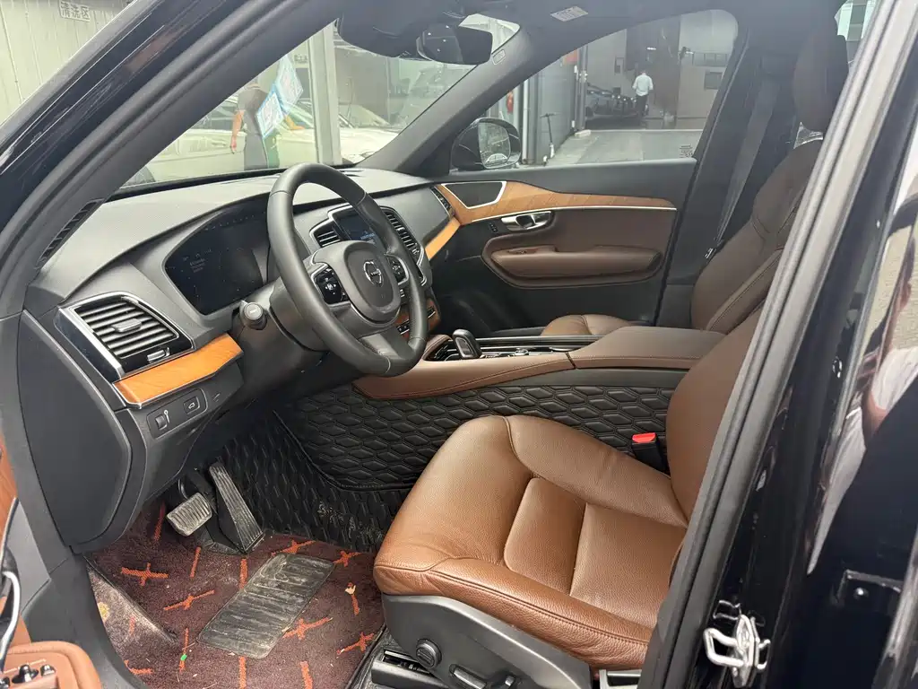 Volvo XC90 — миниатюра 4