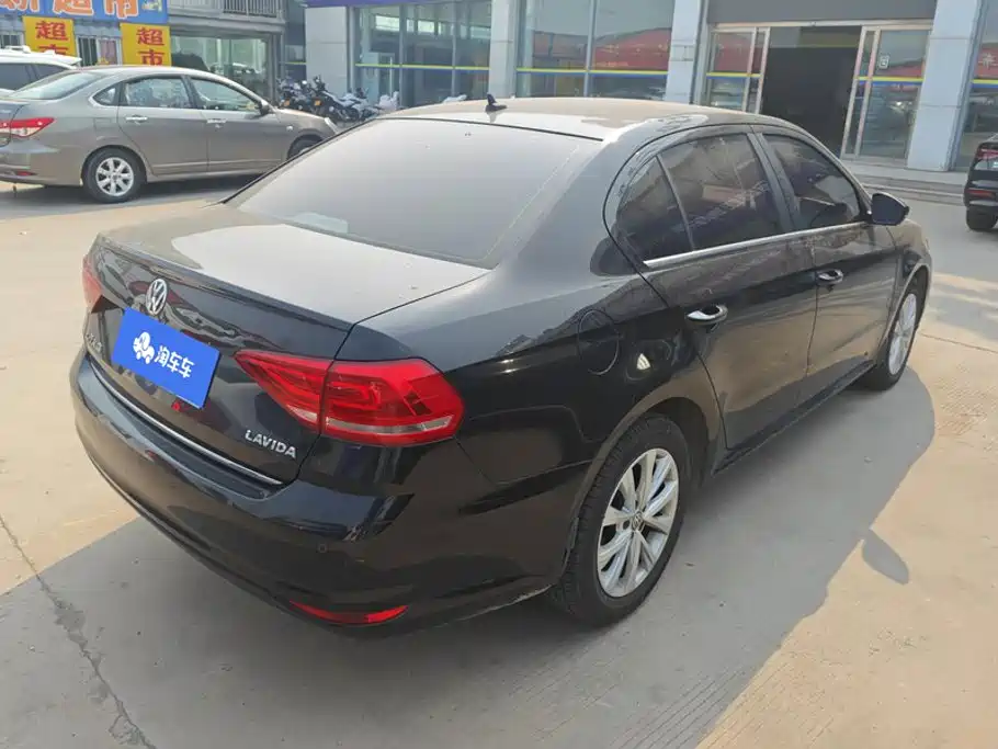 Volkswagen Lavida — миниатюра 3