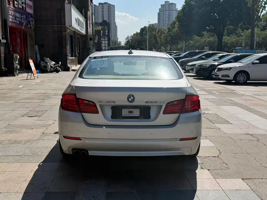 BMW 5 Series — миниатюра 6
