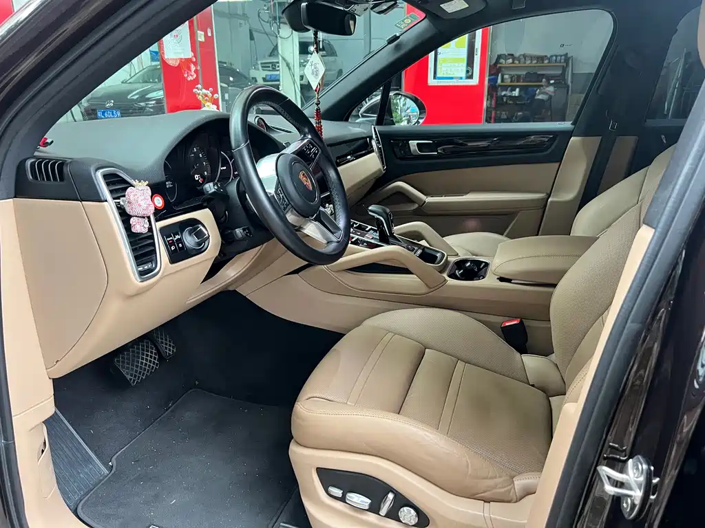 Porsche Cayenne — миниатюра 4