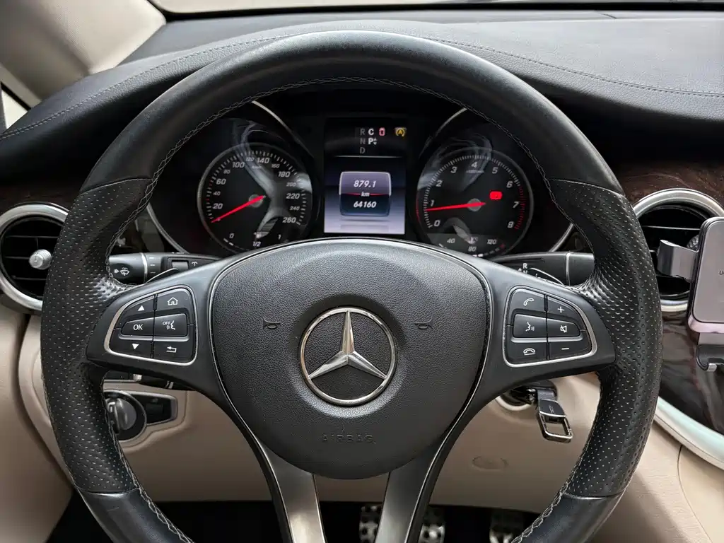 Mercedes-Benz V-Class — миниатюра 7