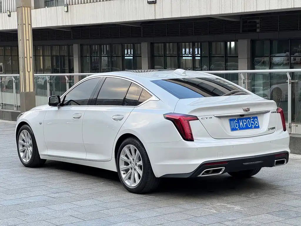 Cadillac CT5 — миниатюра 6