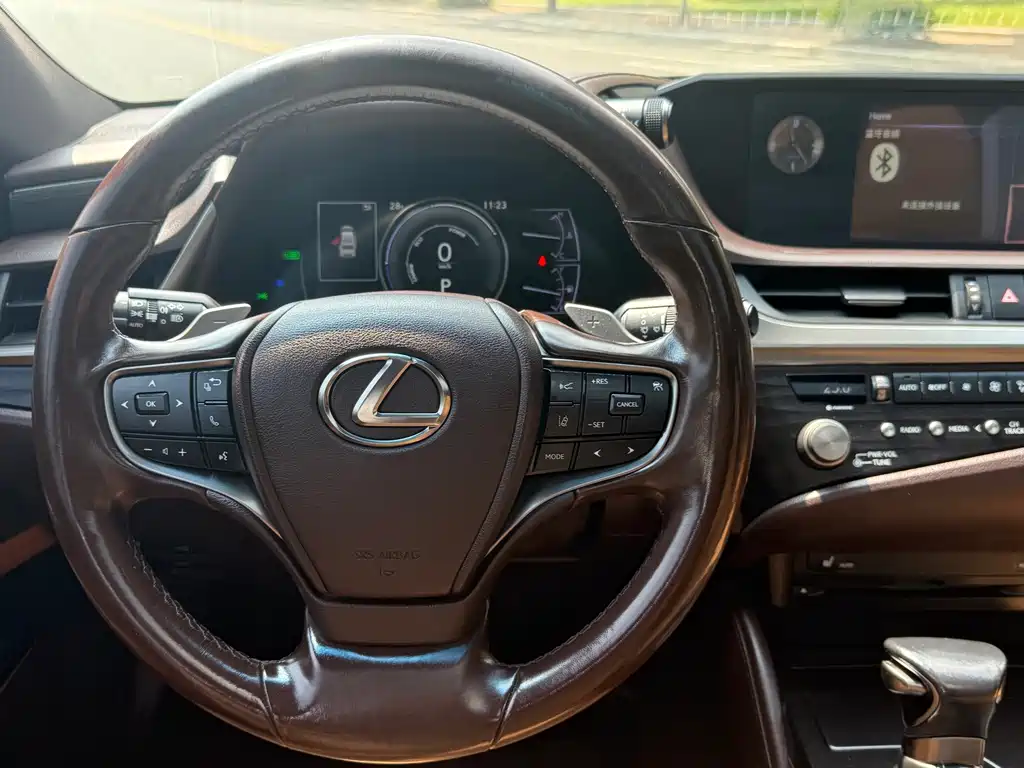 Lexus ES — миниатюра 18