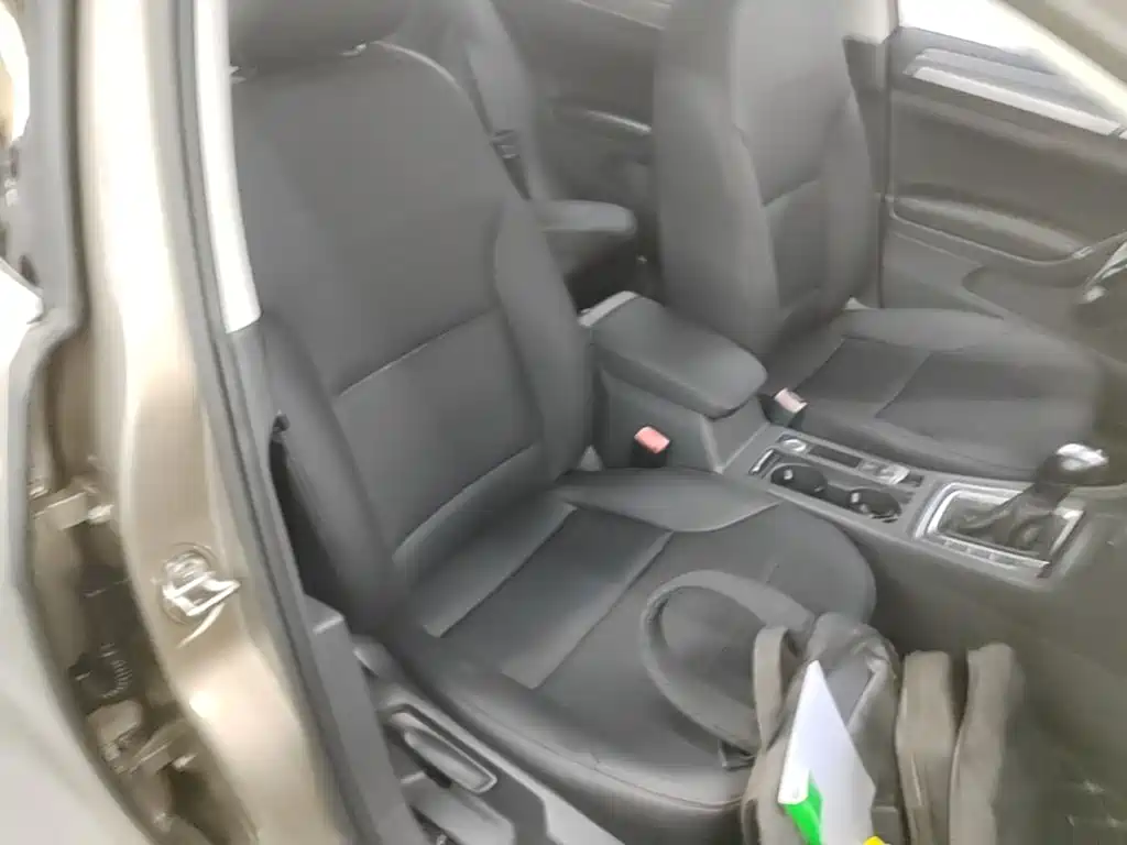 Volkswagen Golf — миниатюра 25