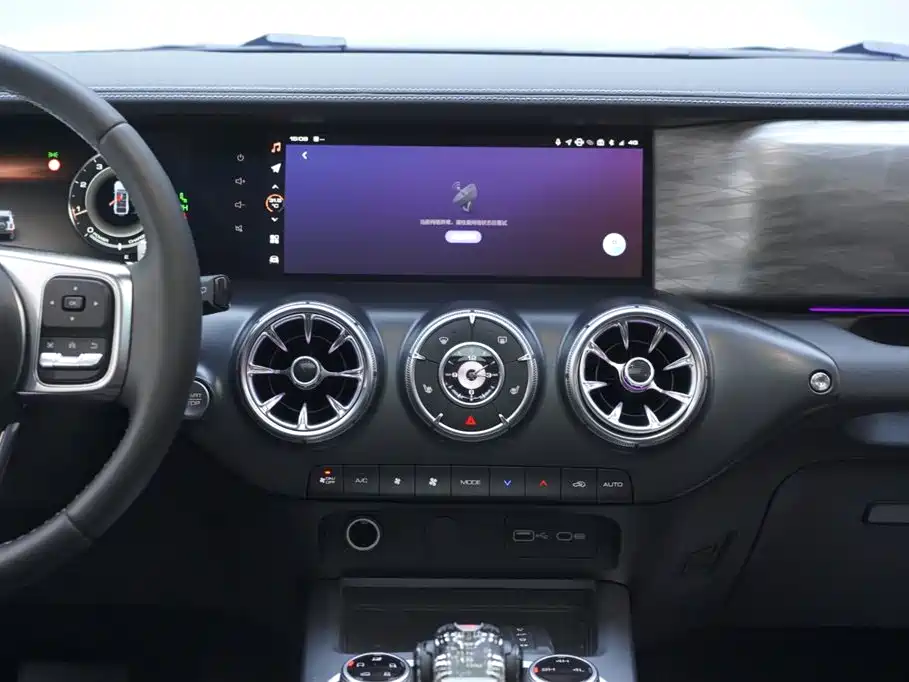 TANK TANK 300 NEW ENERGY