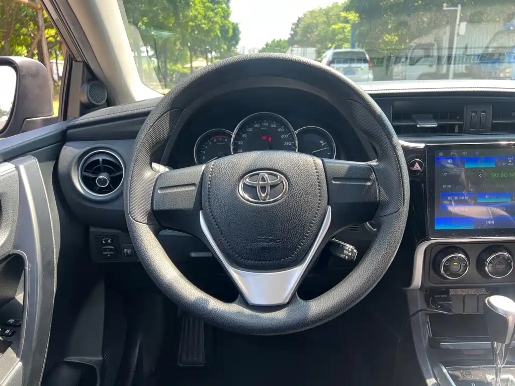 Toyota Corolla — миниатюра 4