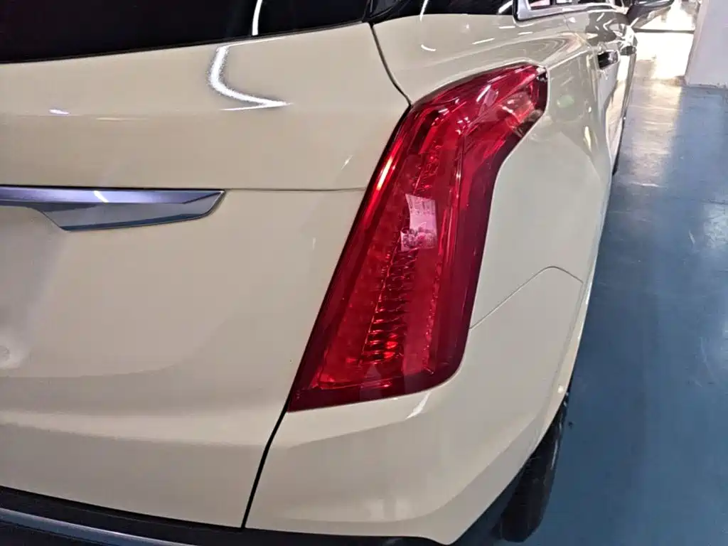 Cadillac XT5 — миниатюра 8
