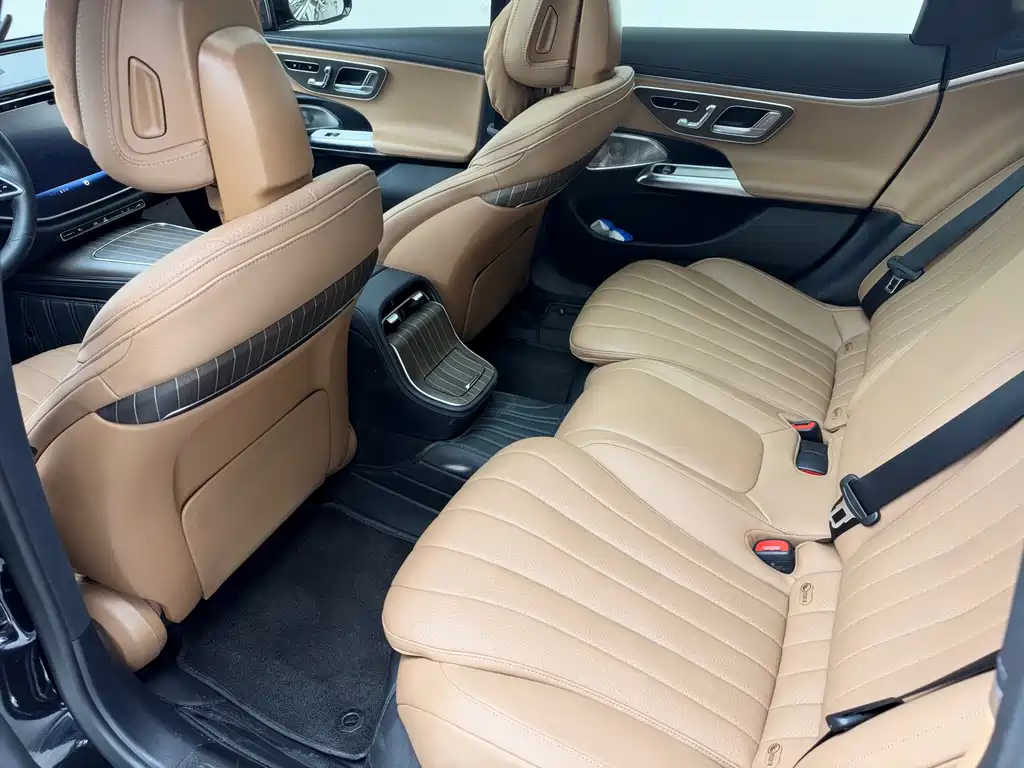 Mercedes-Benz E-Class — миниатюра 9