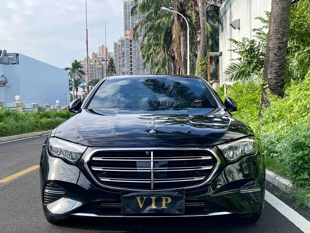 Mercedes-Benz E-Class — миниатюра 2