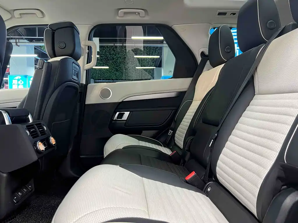 Land Rover Discovery 2021 360PS R-Dynamic HSE