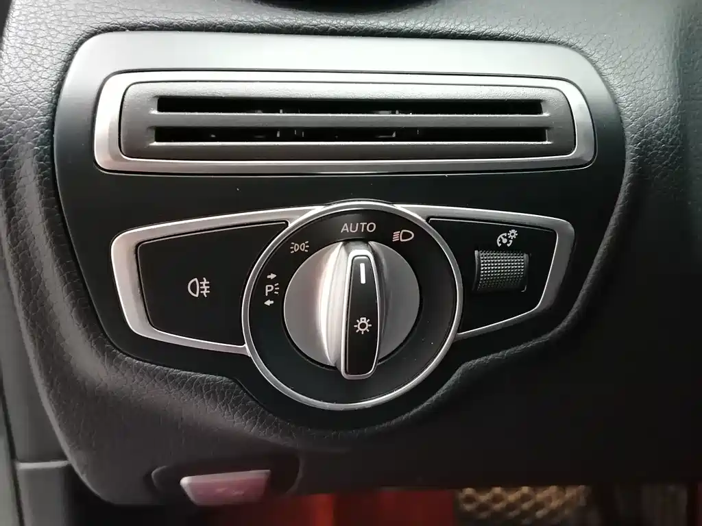 Mercedes-Benz C-Class — миниатюра 18