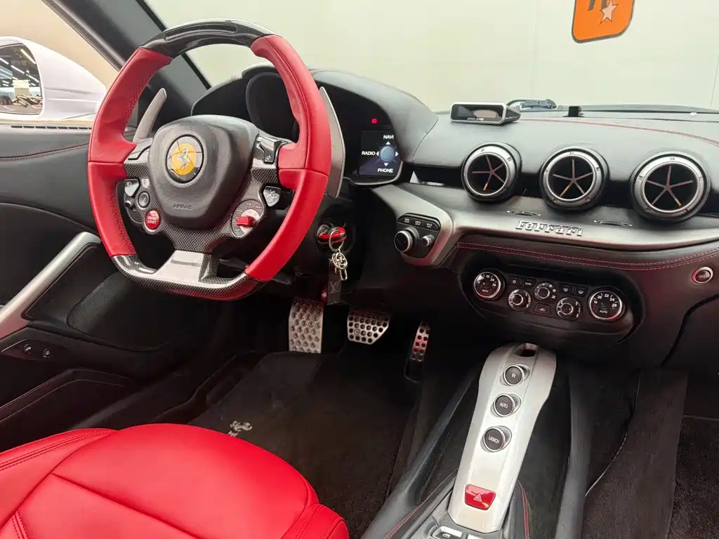 Ferrari F12berlinetta — миниатюра 11