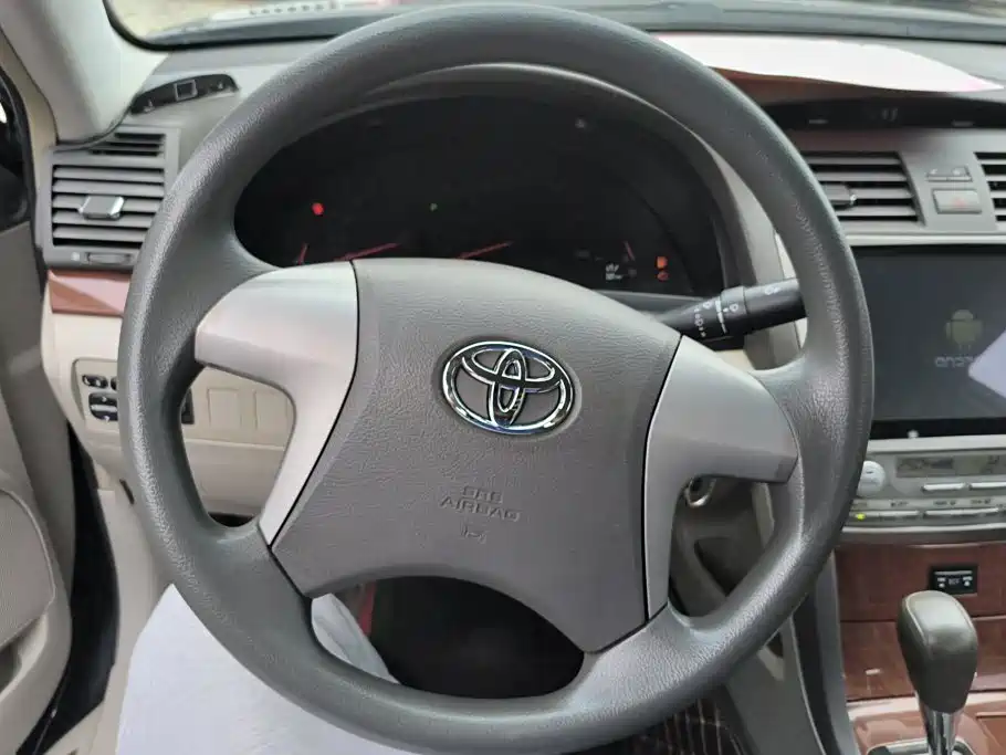 Toyota Camry — миниатюра 15