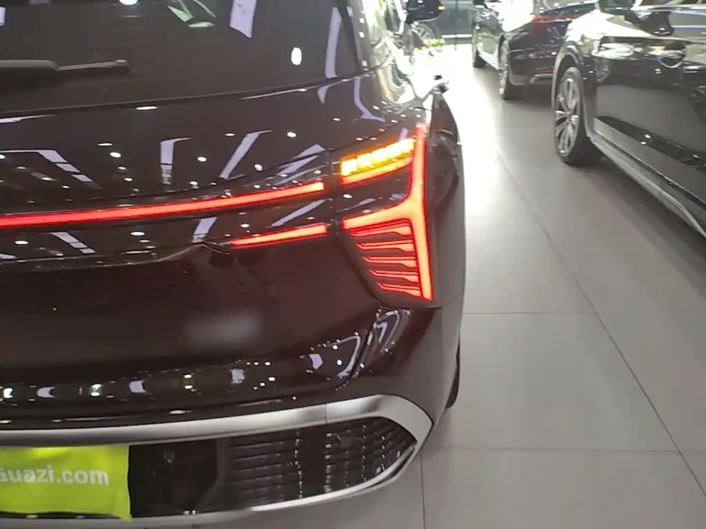 Hongqi HS3 PHEV 2024 115km