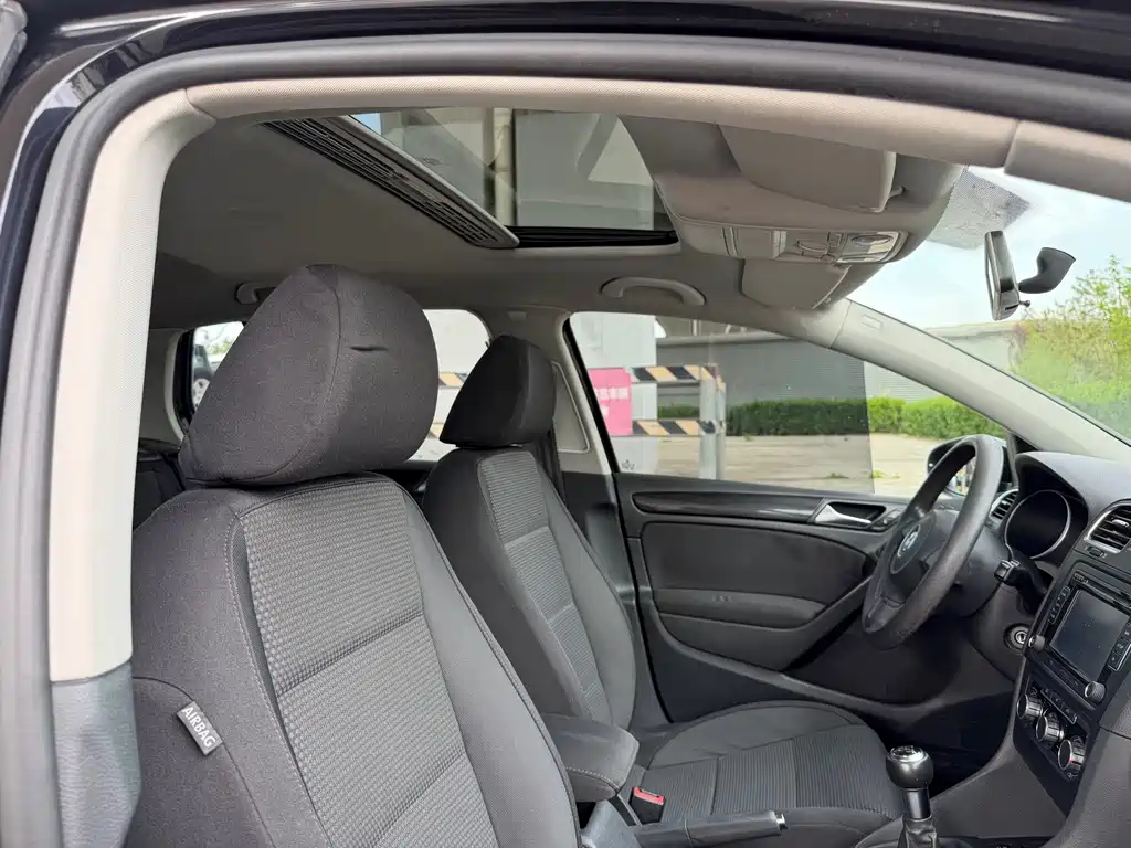 Volkswagen Golf — миниатюра 17