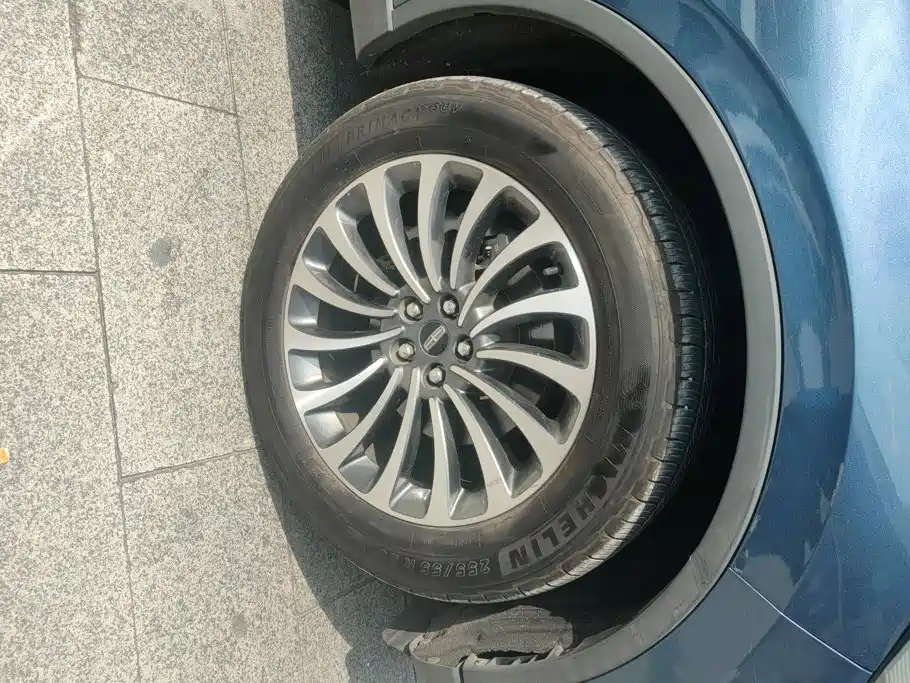 Lincoln Aviator (Import) — миниатюра 6
