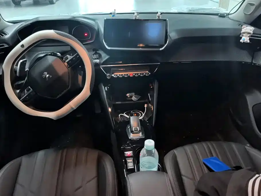 Peugeot 2008 — миниатюра 12