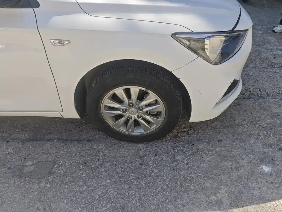 Hyundai Elantra — миниатюра 6