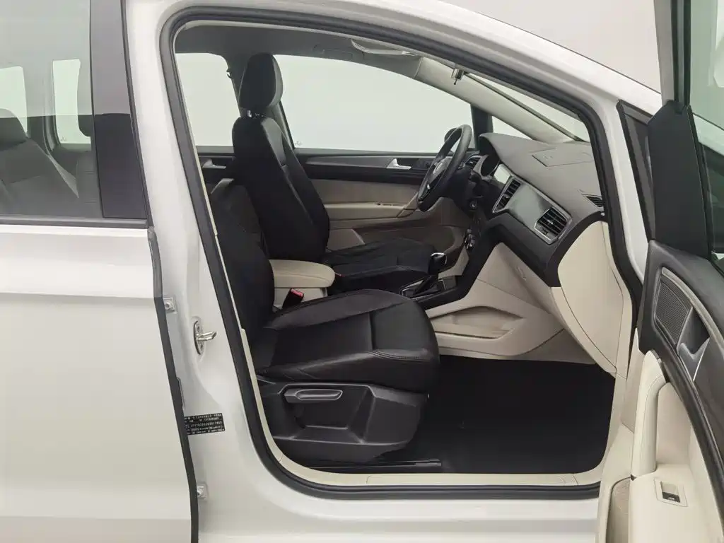 Volkswagen Golf Sportsvan — миниатюра 23