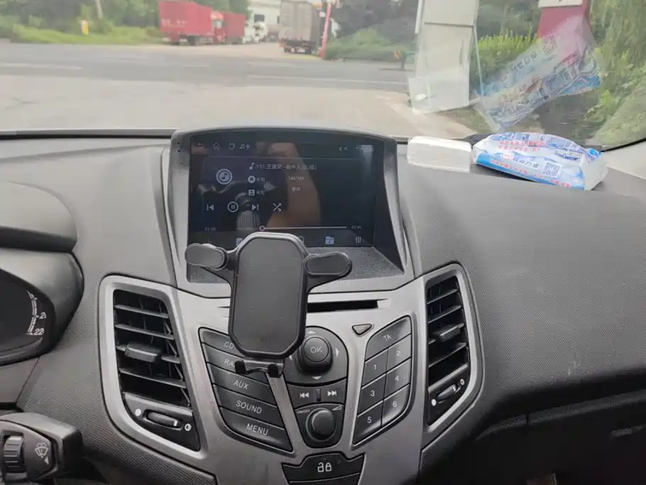 Ford Fiesta — миниатюра 13