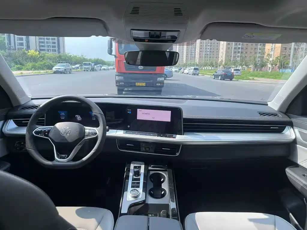 Volkswagen Tavendor 2025 380TSI R-Line