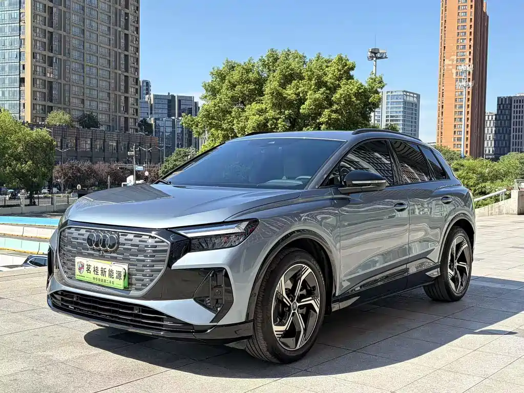 2022 Audi Q4 - zdjęcie 1 z 17