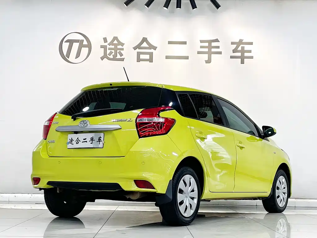 Toyota Yaris L — миниатюра 2