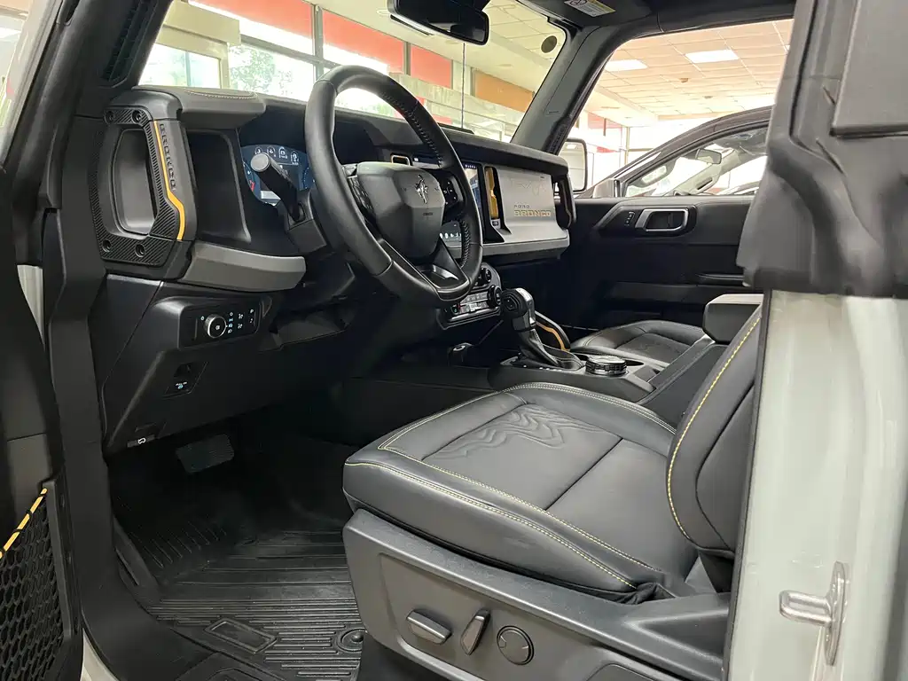 Ford Bronco — миниатюра 4