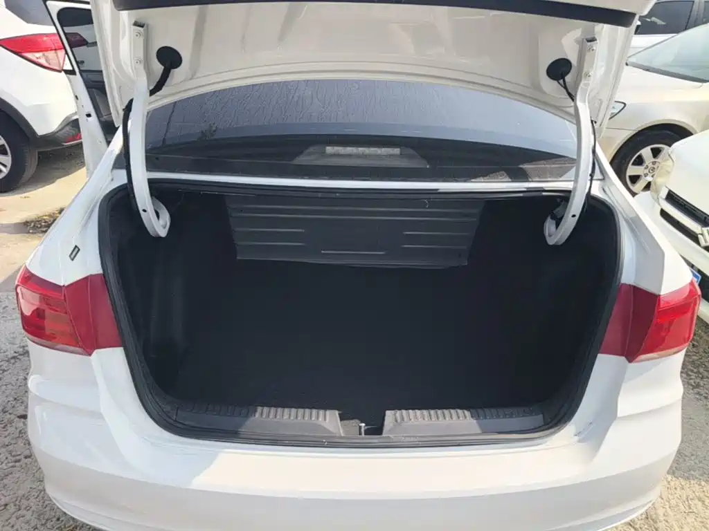 Volkswagen Santana — миниатюра 19