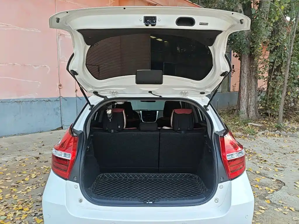 Toyota Yaris L — миниатюра 19
