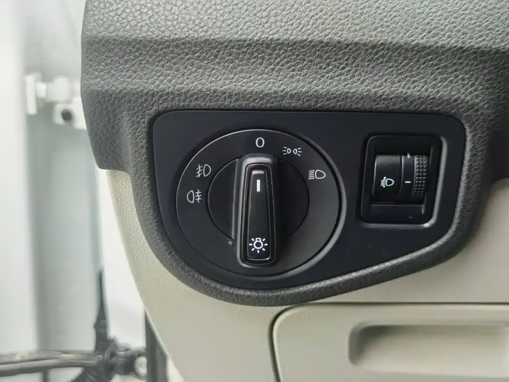 Volkswagen Golf Sportsvan — миниатюра 21