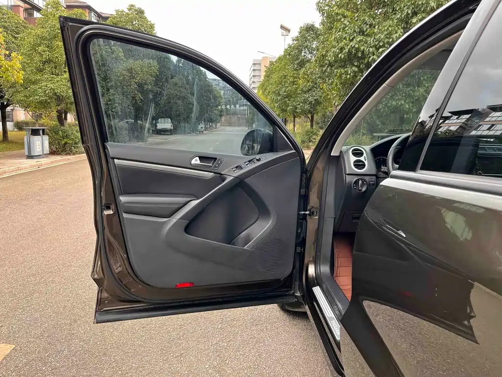 Volkswagen Tiguan — миниатюра 16
