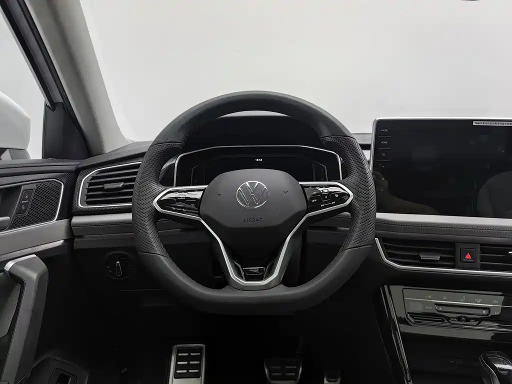 Volkswagen X — миниатюра 11