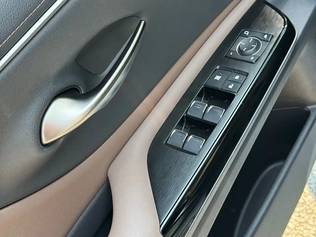 Lexus ES — миниатюра 14