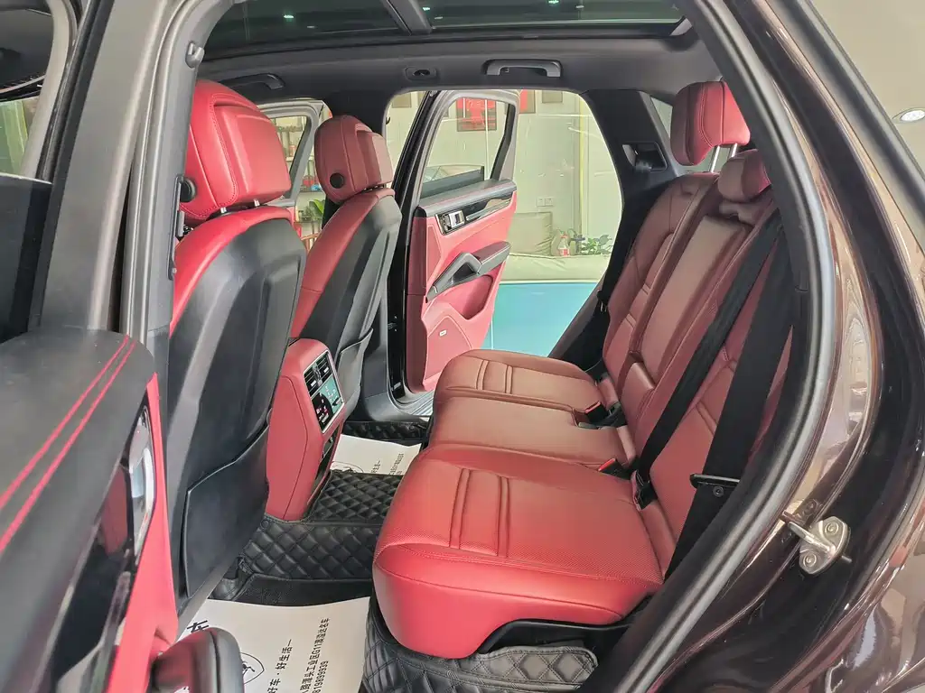 Porsche Cayenne — миниатюра 8