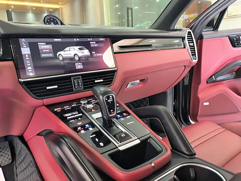 Porsche Cayenne — миниатюра 13