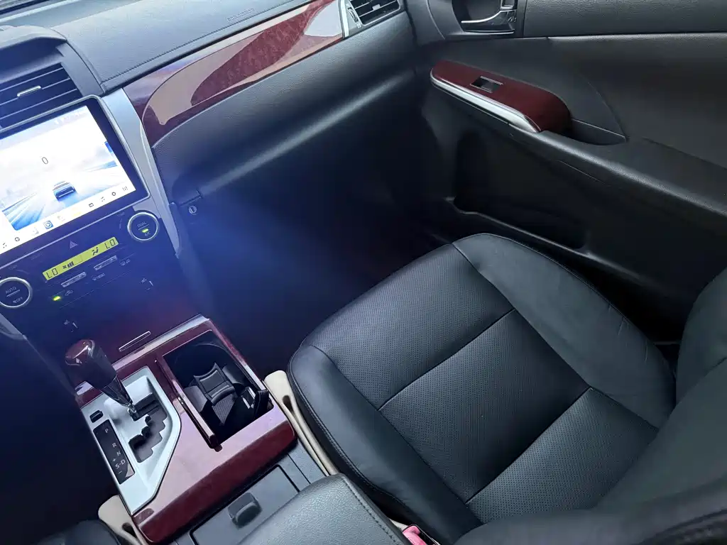 Toyota Camry — миниатюра 16
