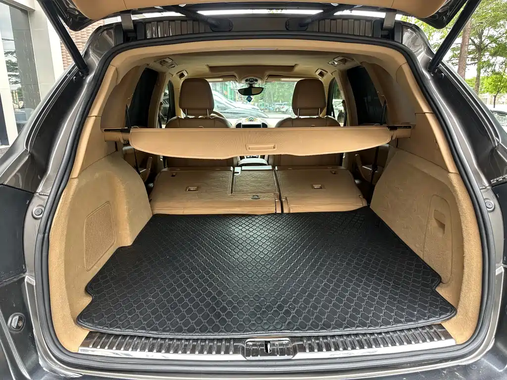 Porsche Cayenne — миниатюра 10