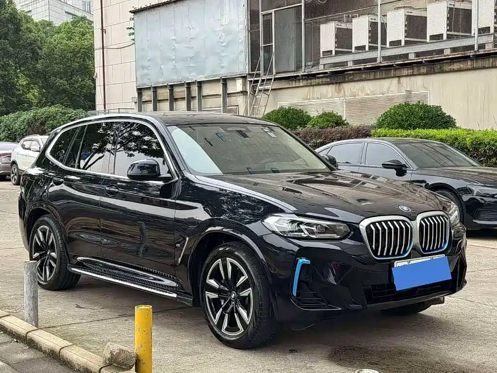 BMW iX3 2022 Lead