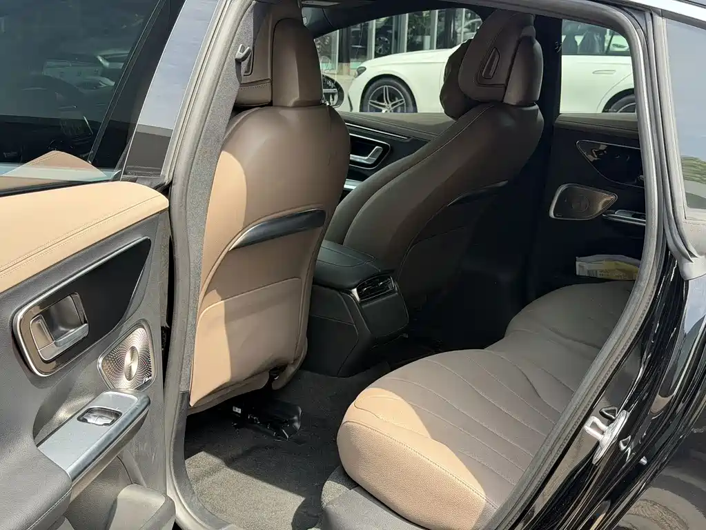 Mercedes-Benz EQE — миниатюра 10