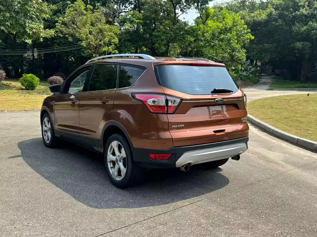 Ford Kuga — миниатюра 16