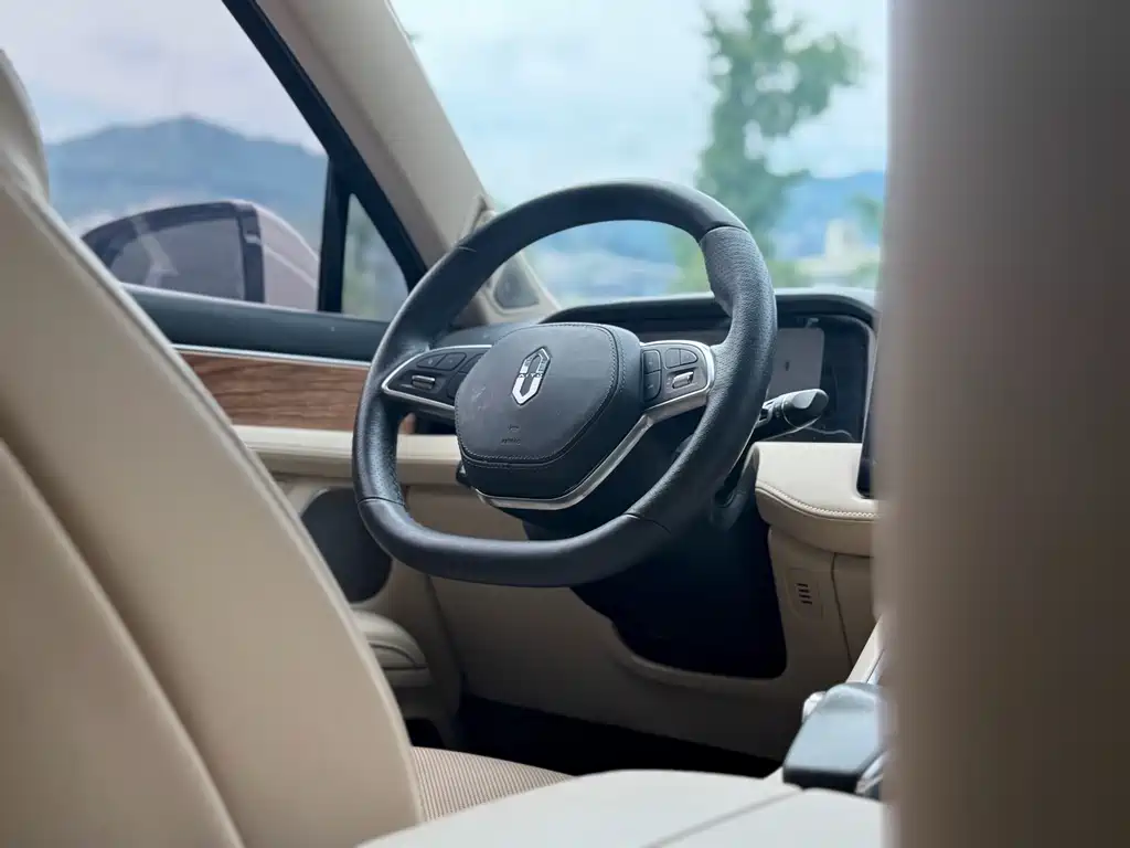 AITO Wenjie AITO M5 — миниатюра 10