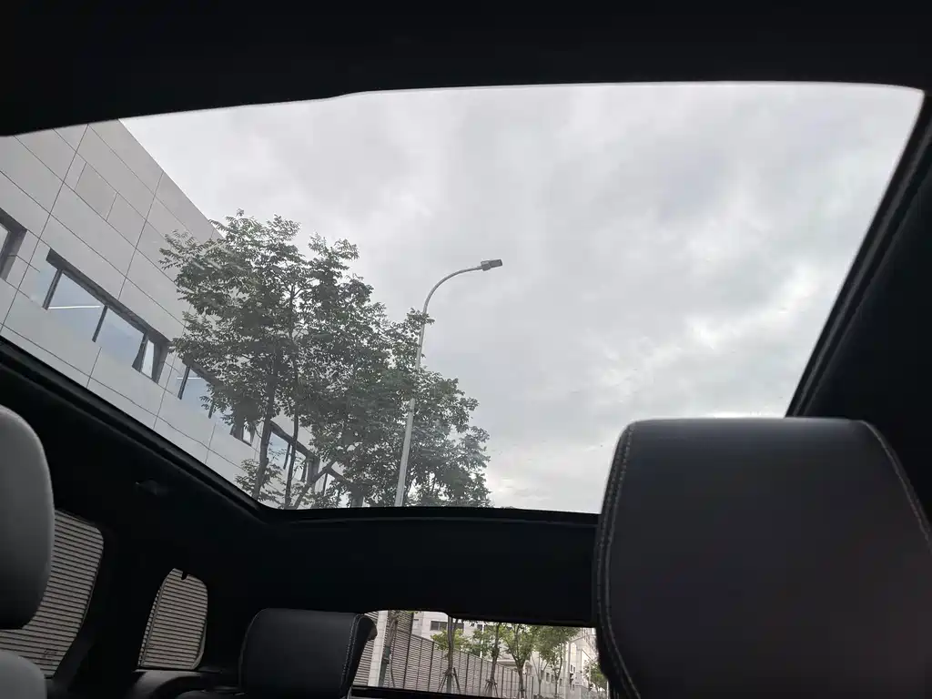 Land Rover Evoque (Import) — миниатюра 17