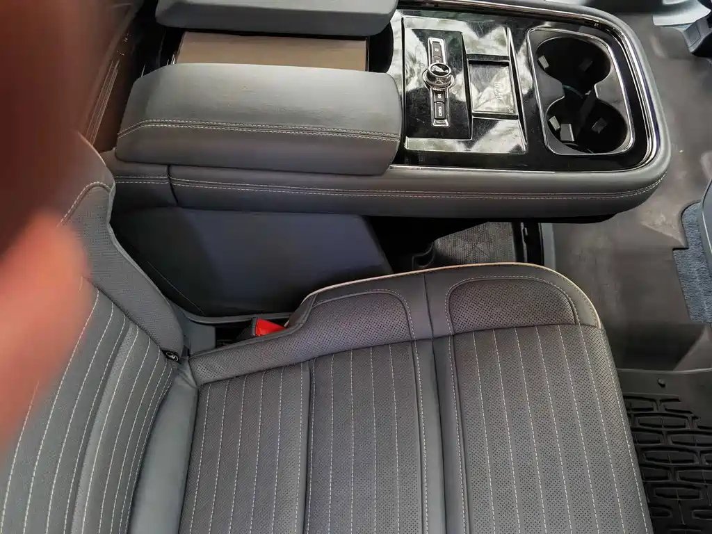 Lincoln Navigator — миниатюра 17