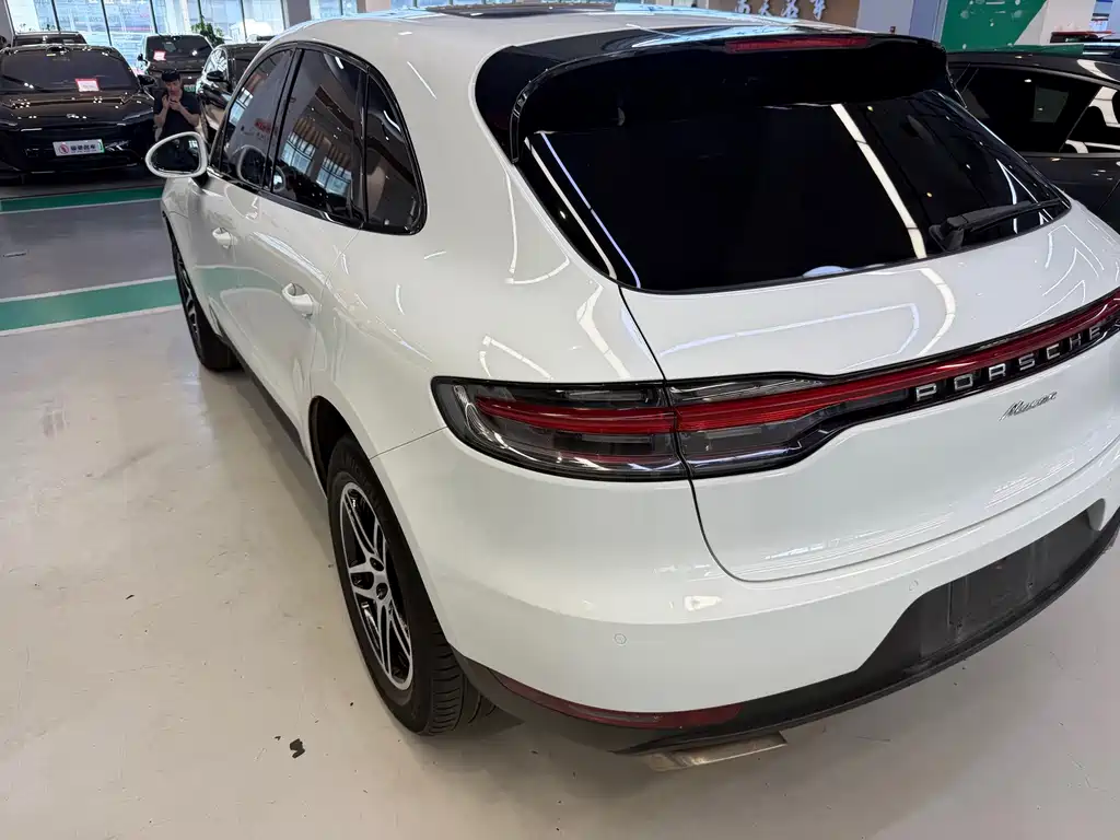 Porsche Macan — миниатюра 4